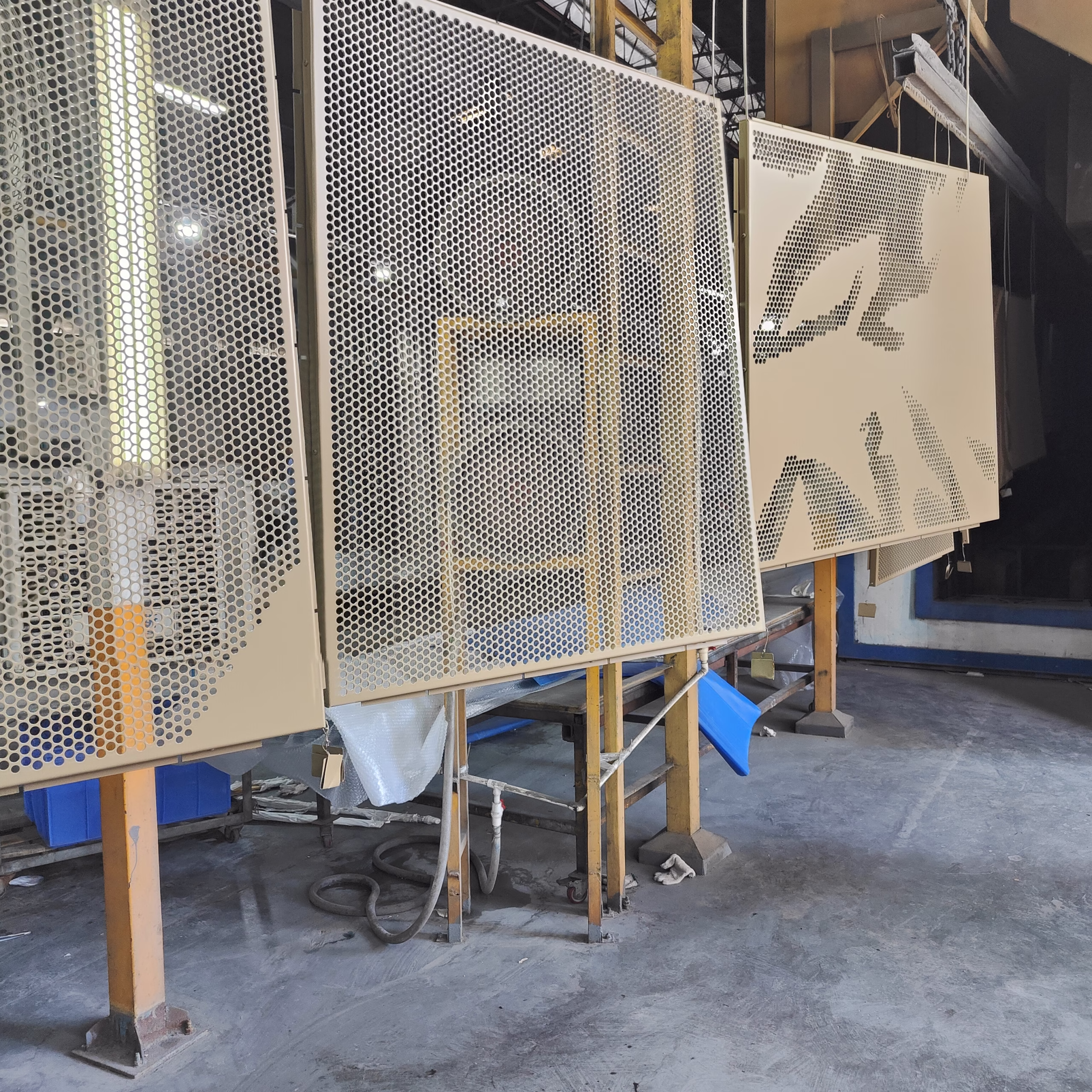 Aluminum Louvers & Perforated Ceiling Panels | Architectural Grilles - Image 11